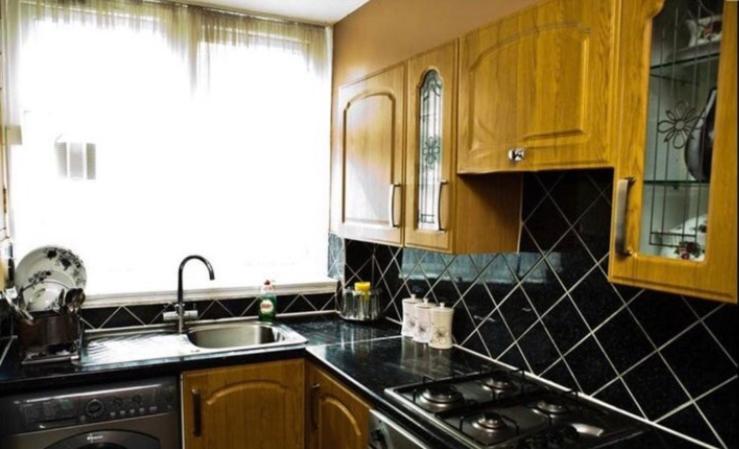 Ensuite With Kitchen Ext Large Room With Balcony In Zone 2 London Exterior foto